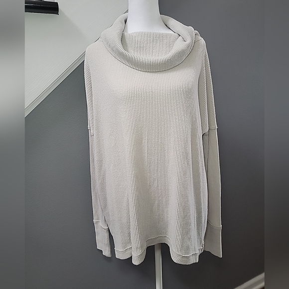 We the Free Juicy Cowl Neck Open Back Top Long Sleeve XSmall Oversized Soft - Picture 2 of 7
